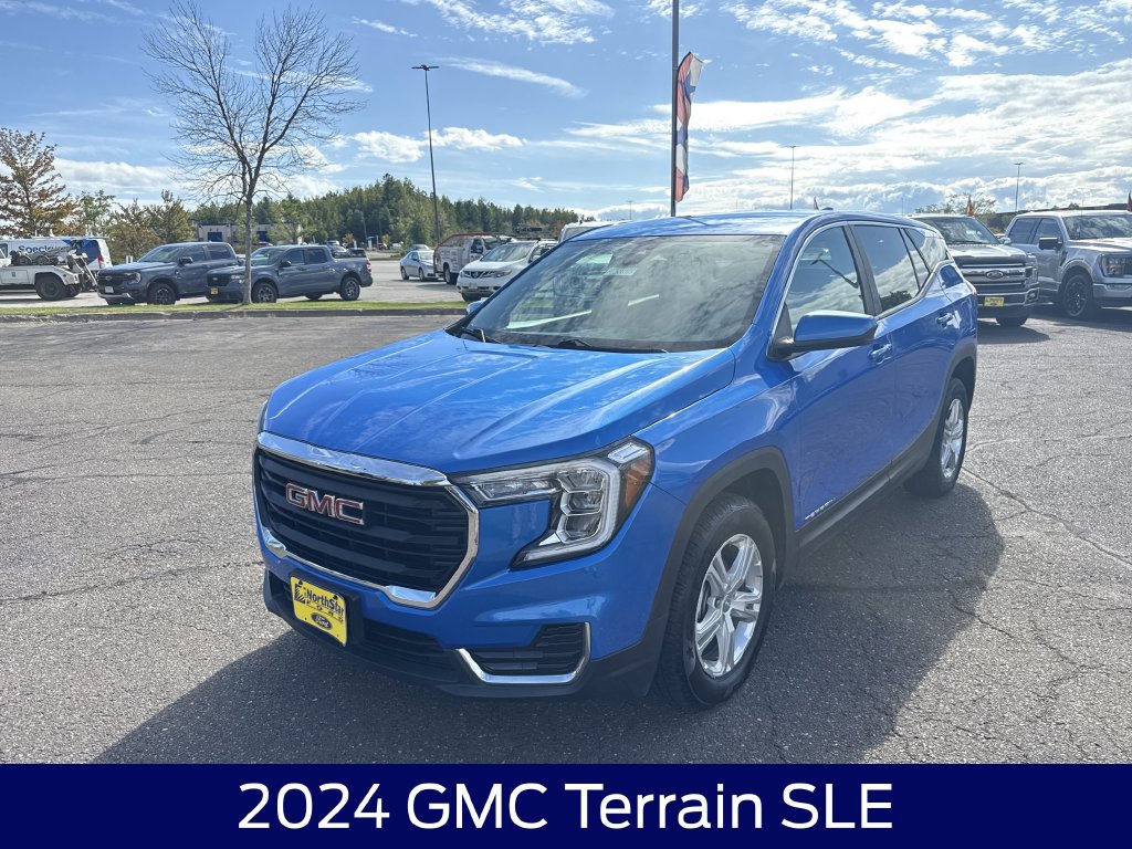 Used 2024 GMC Terrain SLE AWD/4WD image 2