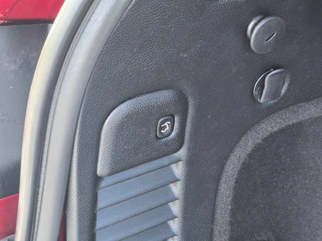 Used 2019 Jeep Grand Cherokee Altitude AWD/4WD image 18