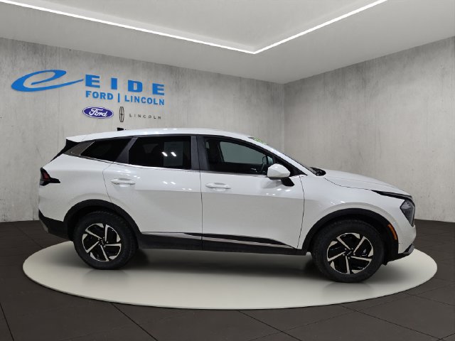 Used 2023 Kia Sportage LX AWD/4WD image 7