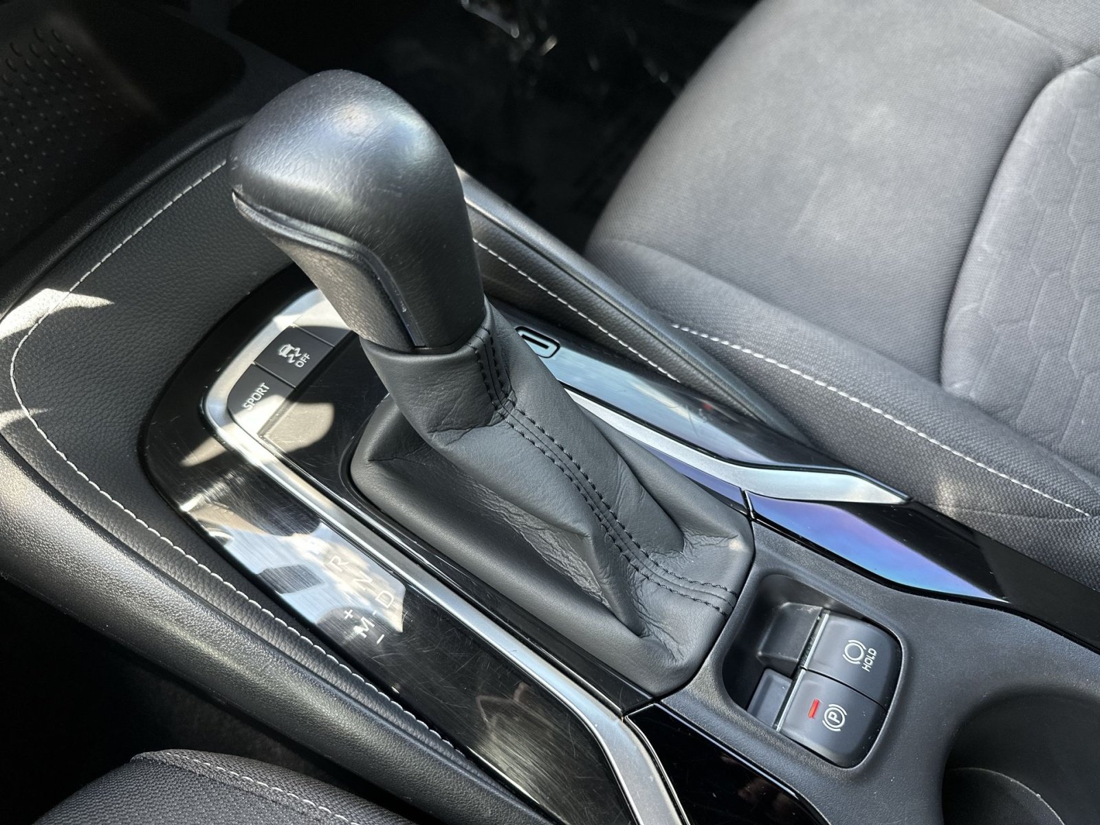 Used 2022 Toyota Corolla SE FWD image 23