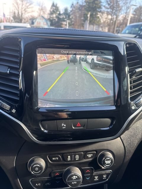 Used 2019 Jeep Cherokee Limited AWD/4WD image 32