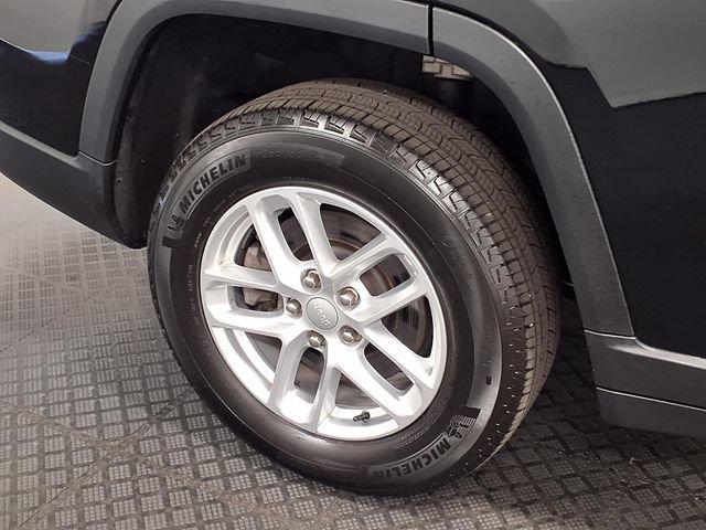 Used 2024 Jeep Grand Cherokee L Laredo w/ Luxury Tech Group I AWD/4WD image 28