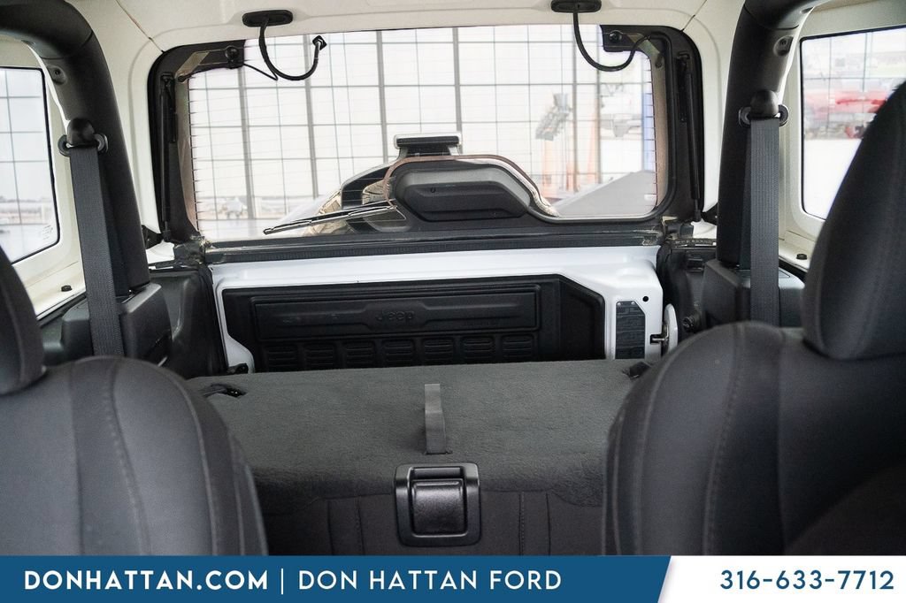 Used 2020 Jeep Wrangler Sport AWD/4WD image 18