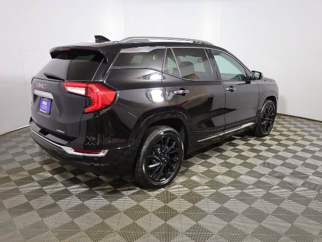 Used 2024 GMC Terrain Denali w/ Denali Premium Package AWD/4WD image 5