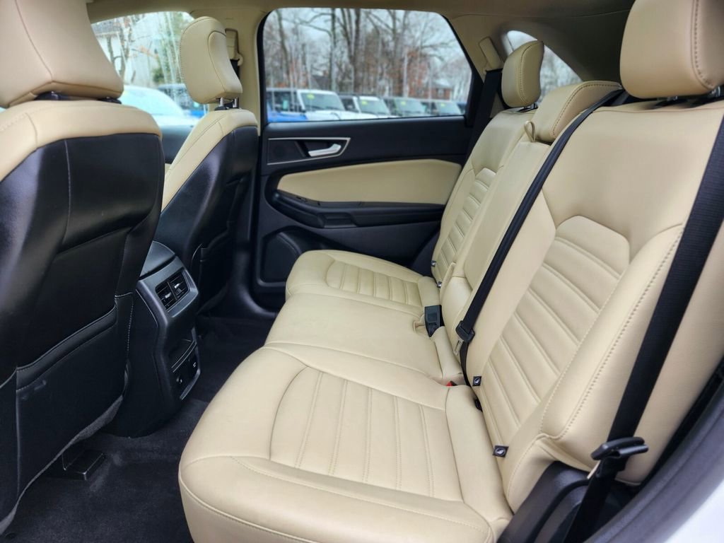 Certified 2022 Ford Edge SEL w/ Convenience Package AWD/4WD image 16