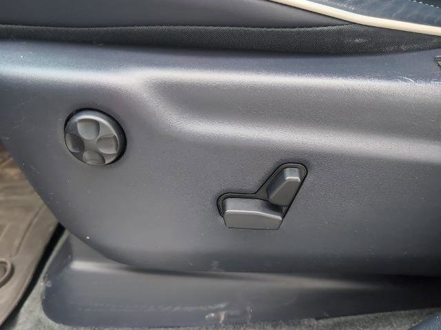 Used 2017 Jeep Grand Cherokee Overland image 21