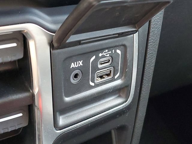 Used 2022 Jeep Wrangler Unlimited Sahara w/ Cold Weather Group AWD/4WD image 19