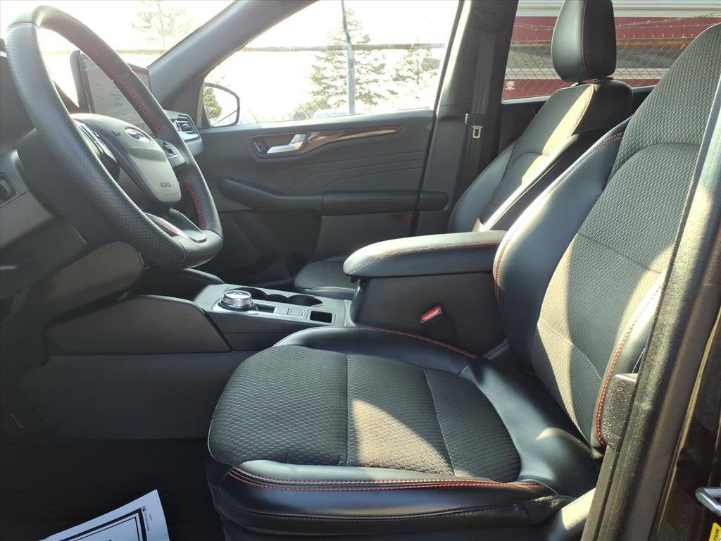 Certified 2023 Ford Escape ST-Line Select w/ Tech Pack #2 image 14