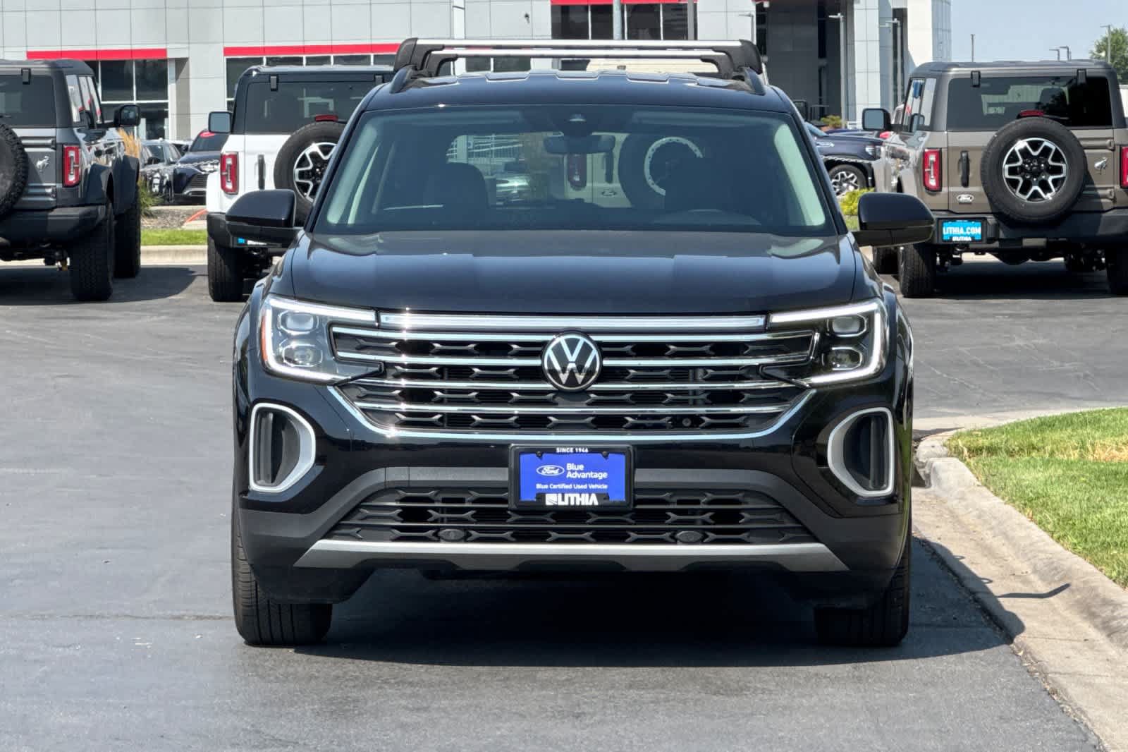 Used 2025 Volkswagen Atlas SE AWD/4WD image 10