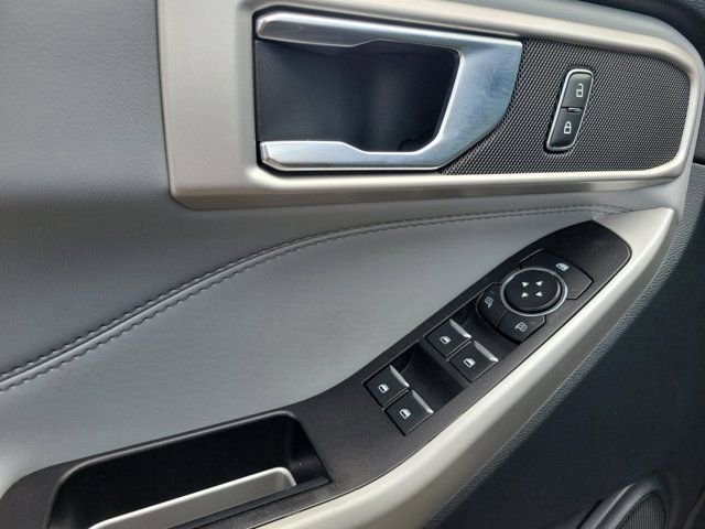 Certified 2021 Ford Explorer XLT w/ Equipment Group 202A image 23