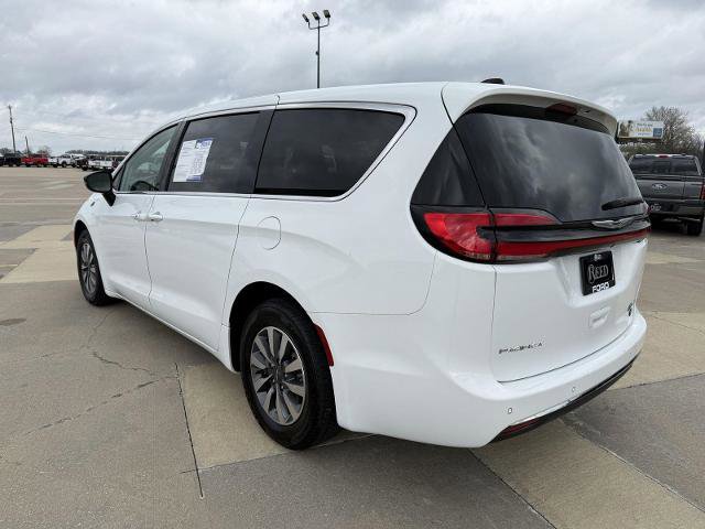 Used 2024 Chrysler Pacifica Limited FWD image 7