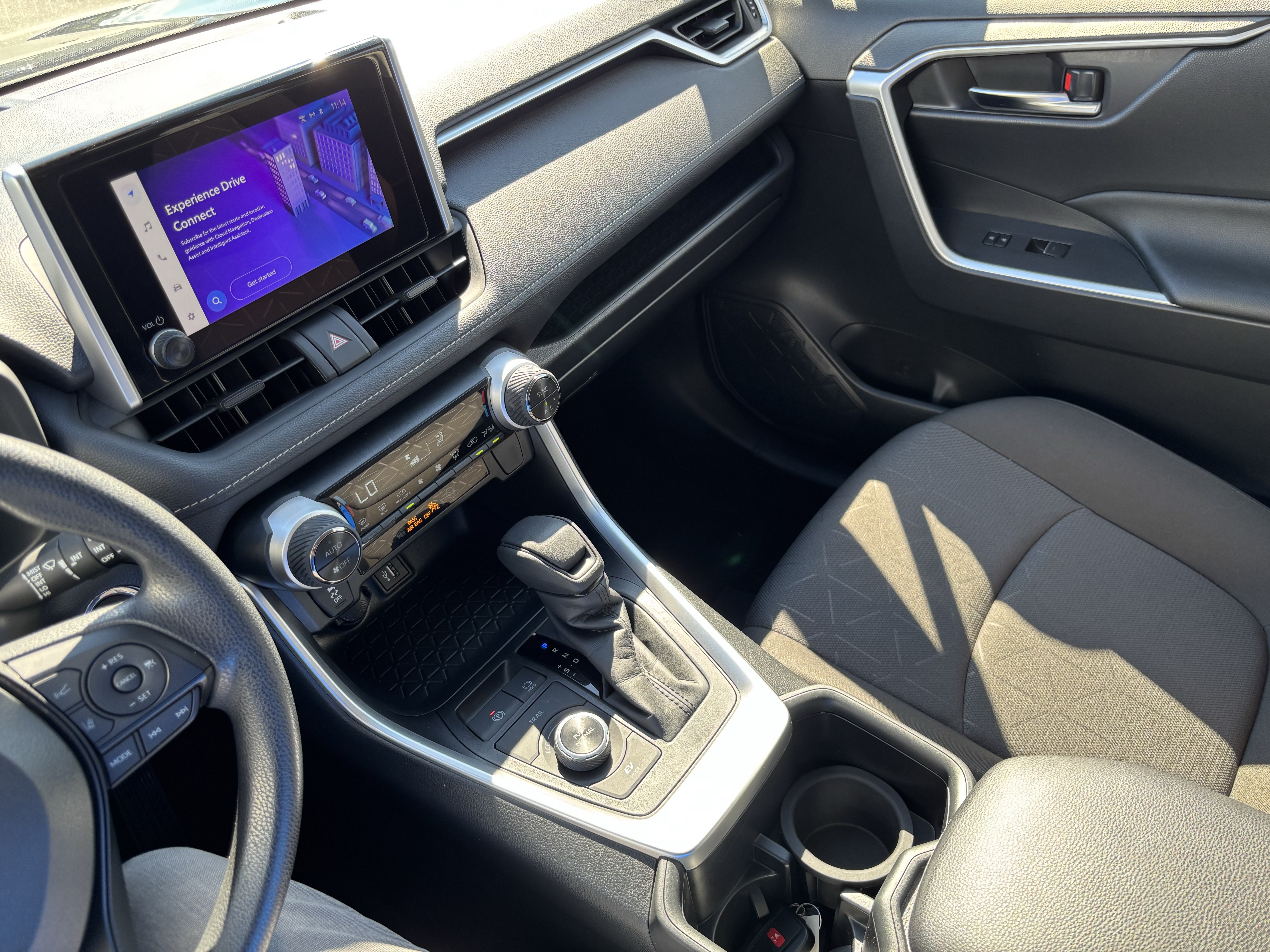 Used 2025 Toyota RAV4 XLE AWD/4WD image 26