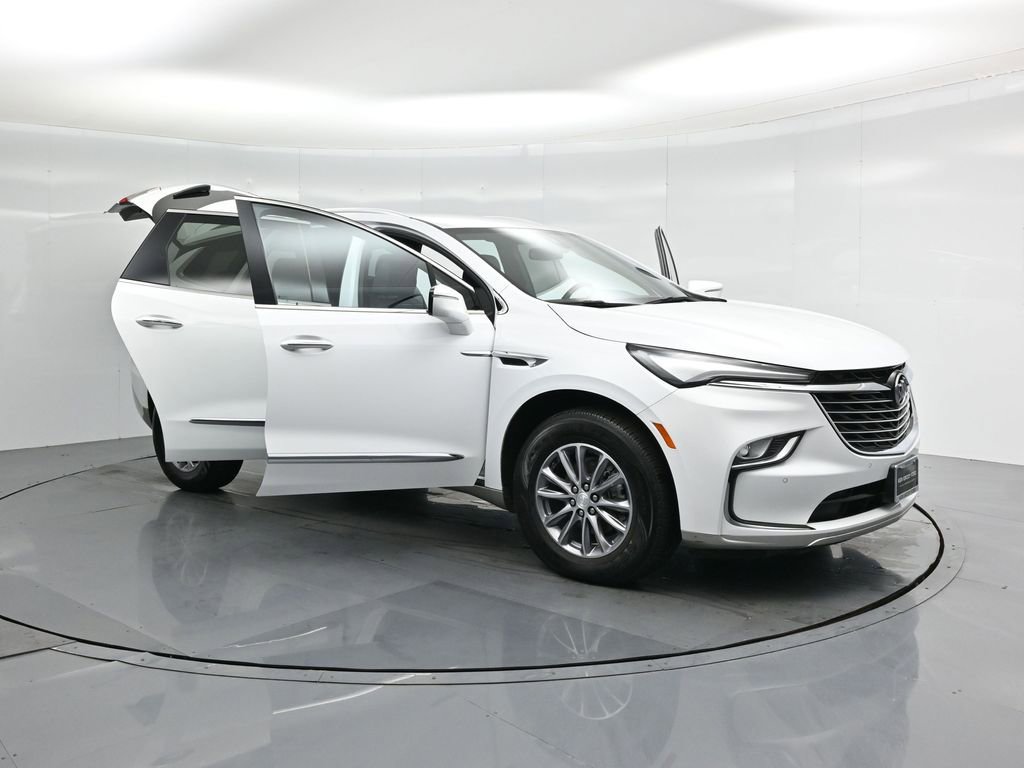 Used 2022 Buick Enclave Essence image 34