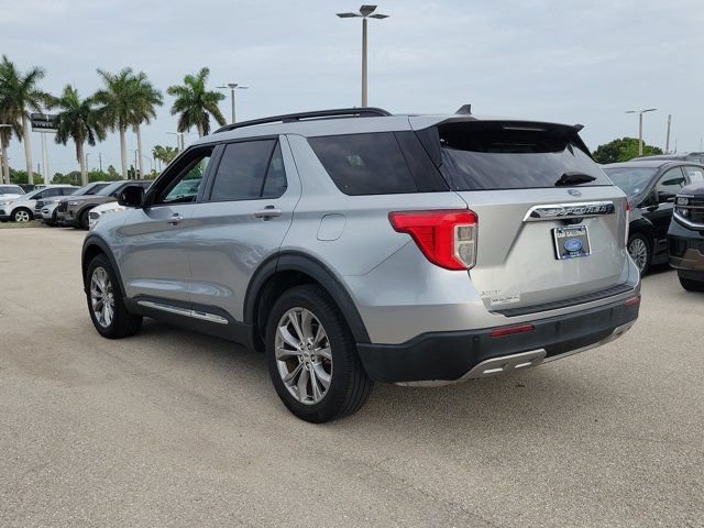 Certified 2023 Ford Explorer XLT w/ Equipment Group 202A RWD image 4