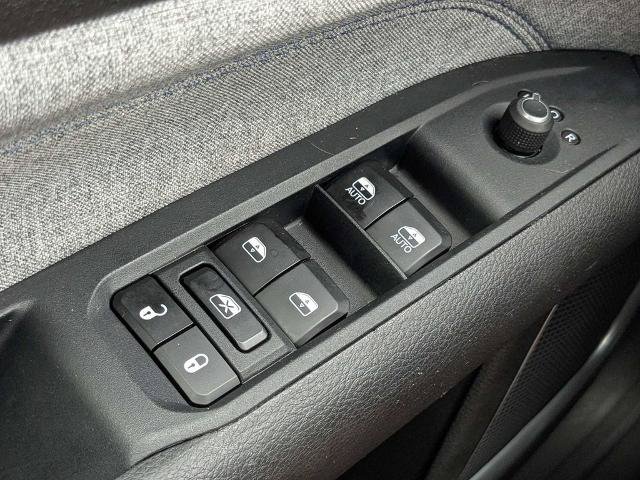 Used 2025 Jeep Compass Latitude AWD/4WD image 24