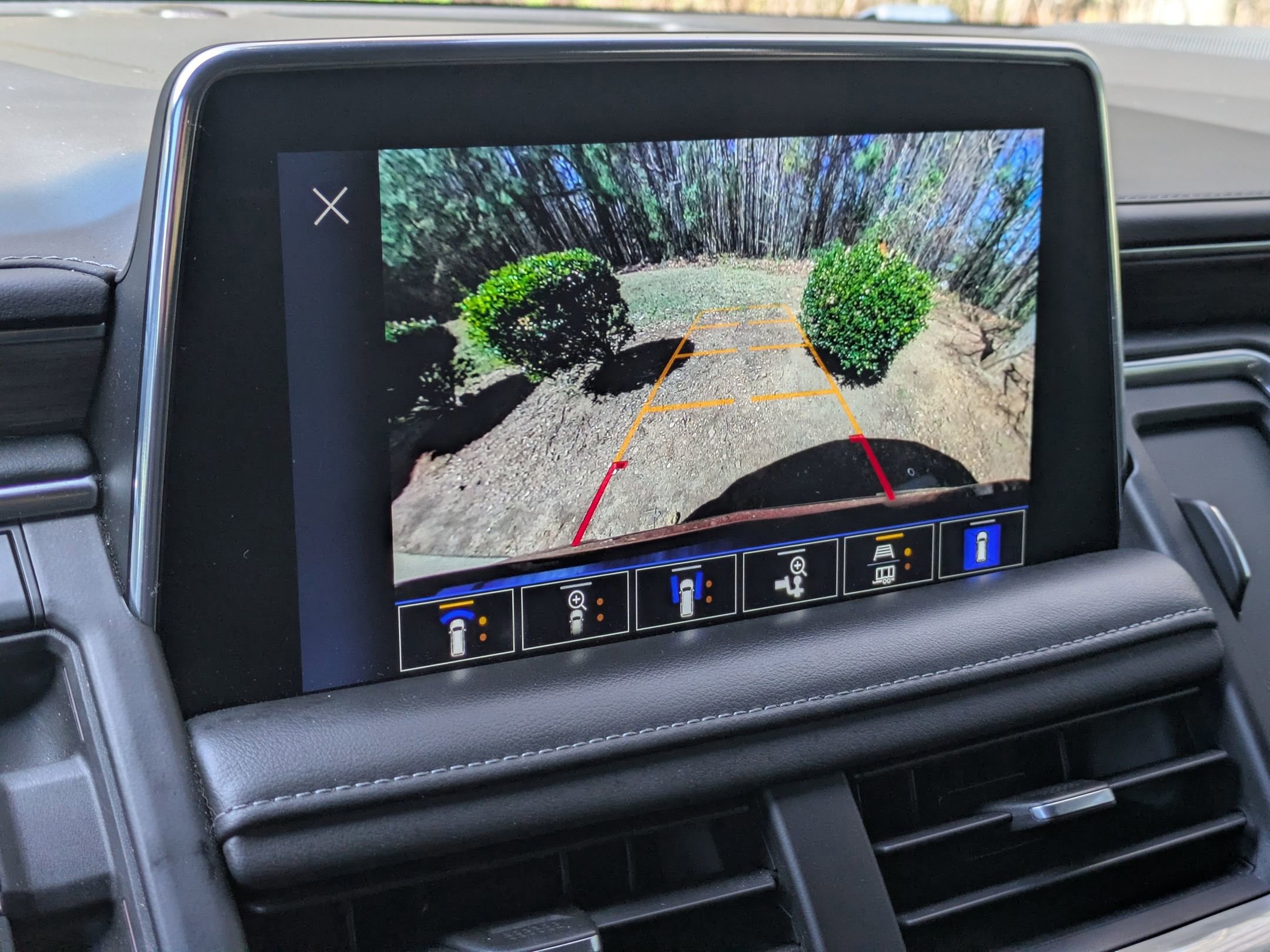 Used 2022 Chevrolet Tahoe Z71 w/ Z71 Off-Road Package image 23