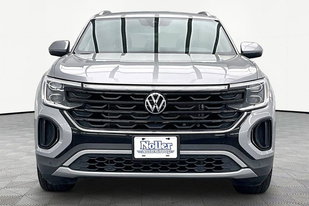 Used 2025 Volkswagen Atlas Cross Sport SE AWD/4WD image 6
