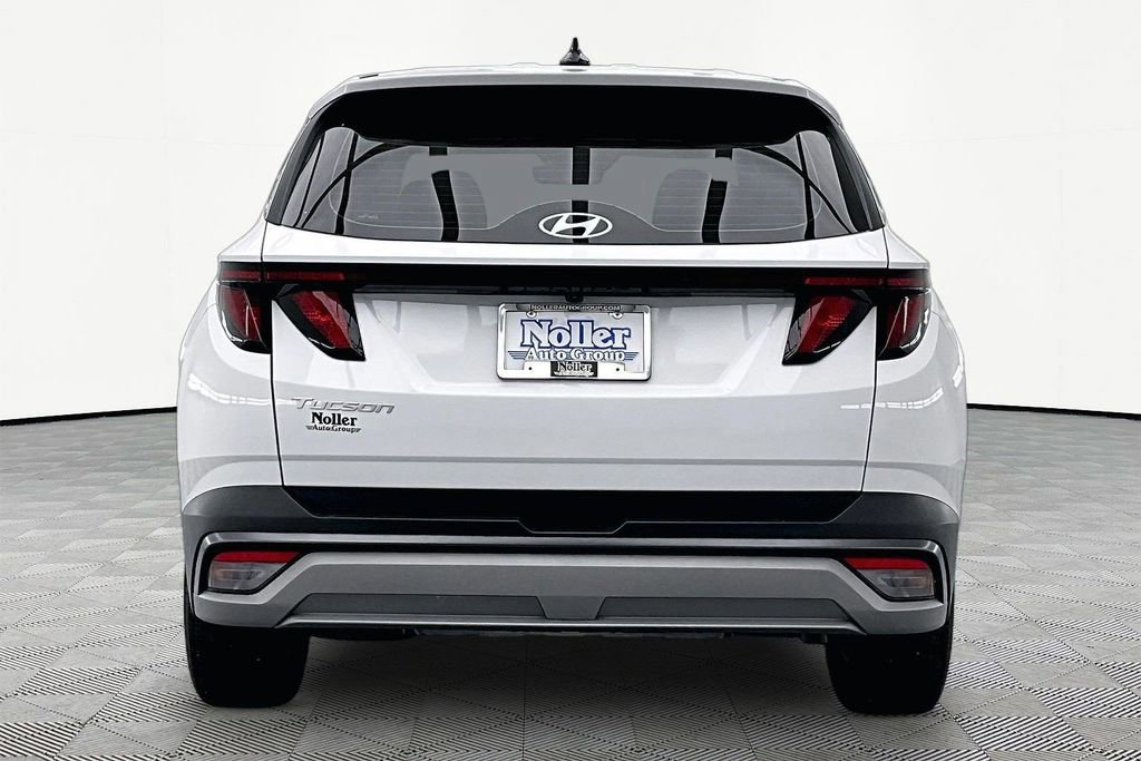 Used 2025 Hyundai Tucson SE FWD image 3