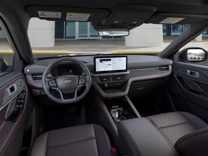 Certified 2025 Ford Explorer Platinum image 9