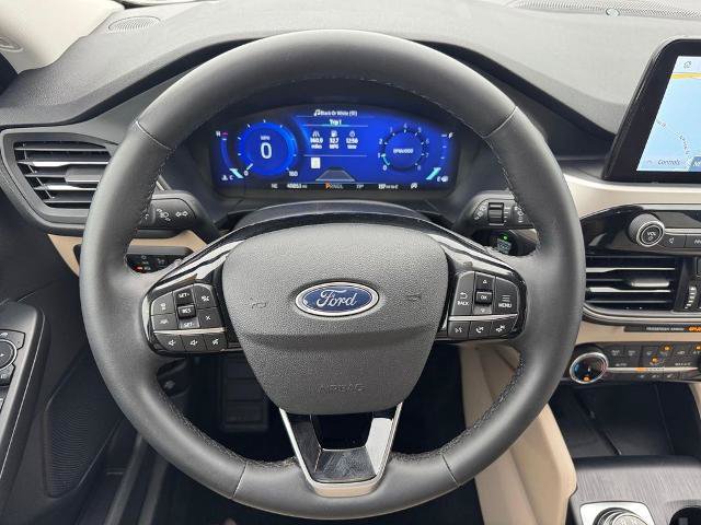 Certified 2022 Ford Escape SEL w/ Technology Package AWD/4WD image 11