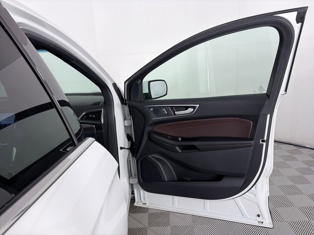 Certified 2020 Ford Edge Titanium w/ Equipment Group 301A image 30