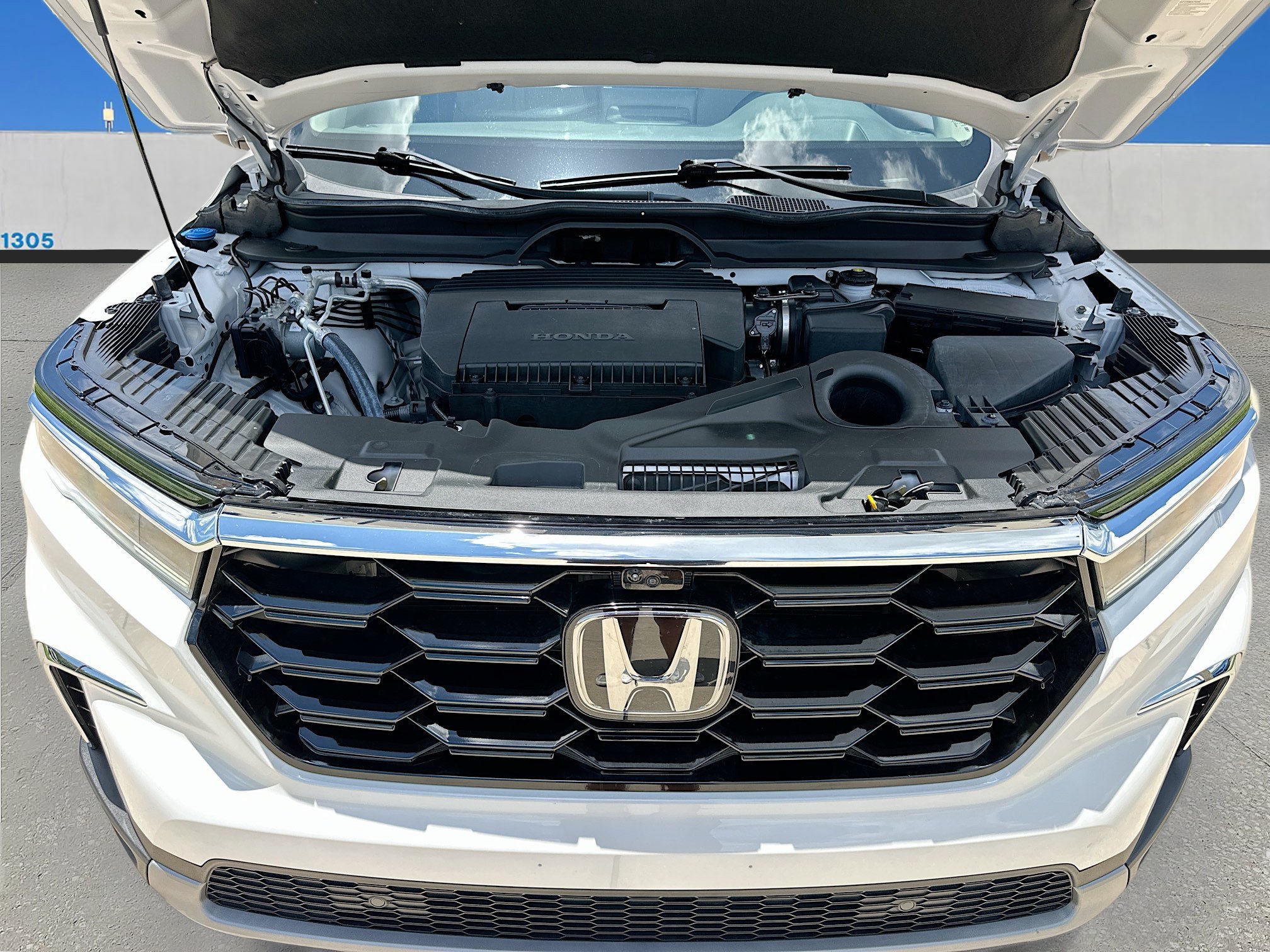Used 2025 Honda Pilot Elite image 32