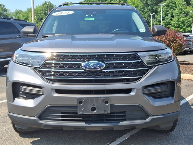 Certified 2021 Ford Explorer XLT AWD/4WD image 3