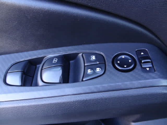 Used 2024 Nissan Altima 2.5 SV FWD image 14