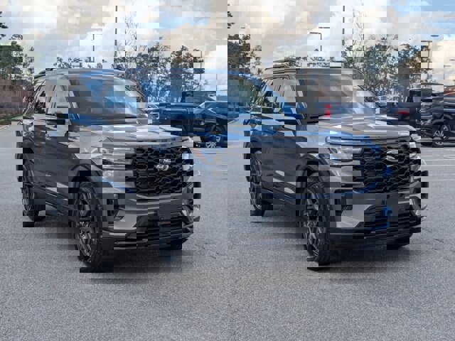 Certified 2025 Ford Explorer ST-Line w/ Premium Package image 2