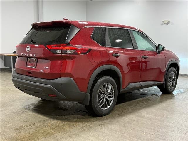 Used 2021 Nissan Rogue S image 4
