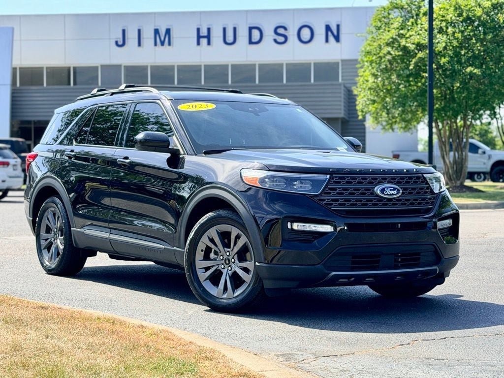 Certified 2023 Ford Explorer XLT w/ Equipment Group 202A RWD image 2