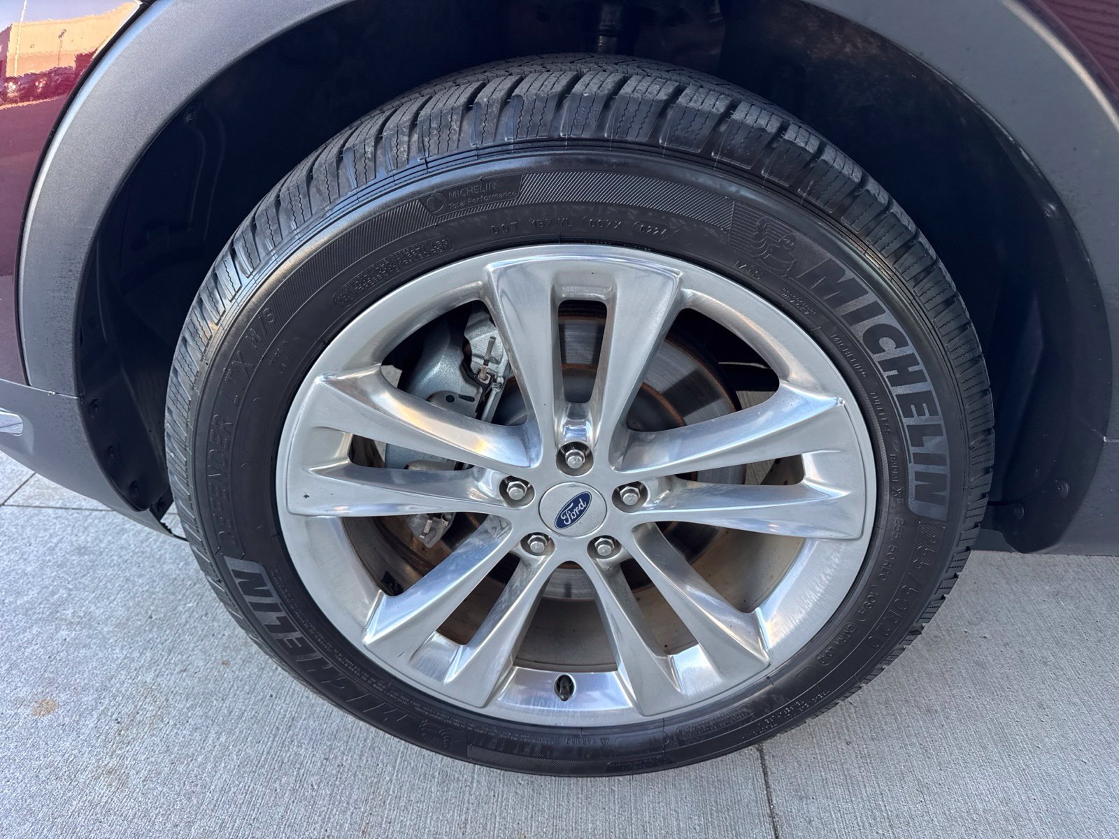 Certified 2019 Ford Explorer Limited w/ Ford Safe & Smart Package AWD/4WD image 19