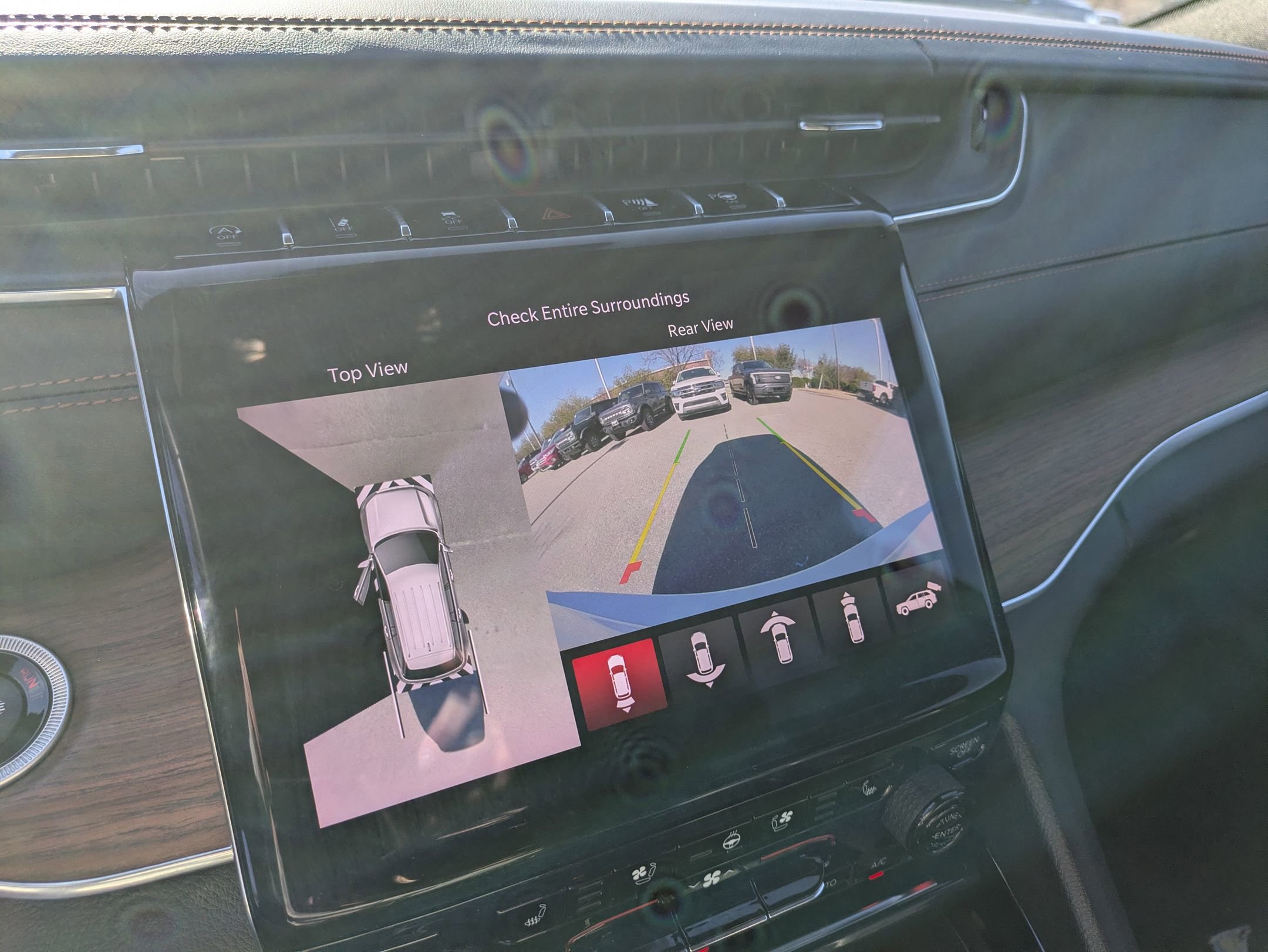 Used 2023 Jeep Grand Cherokee L Summit w/ Luxury Tech Group V image 24