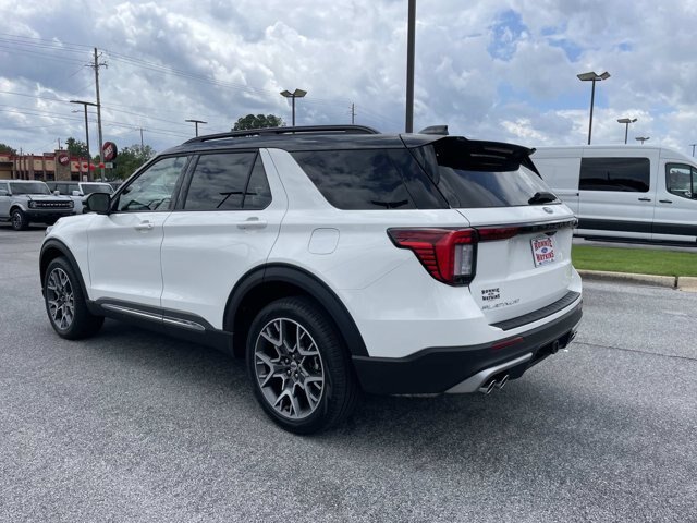 Certified 2025 Ford Explorer Platinum w/ Ultimate Package AWD/4WD image 6