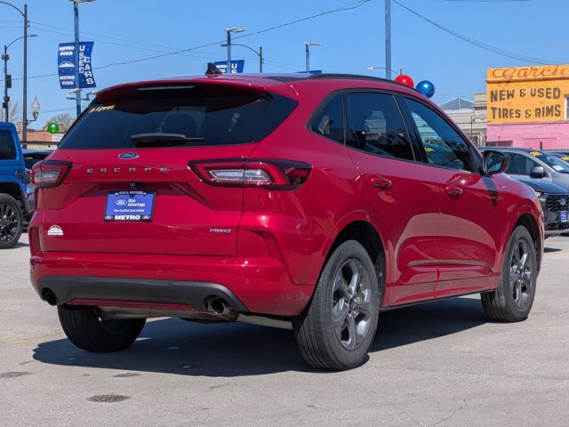 Certified 2024 Ford Escape ST-Line w/ Tech Pack #1 AWD/4WD image 4
