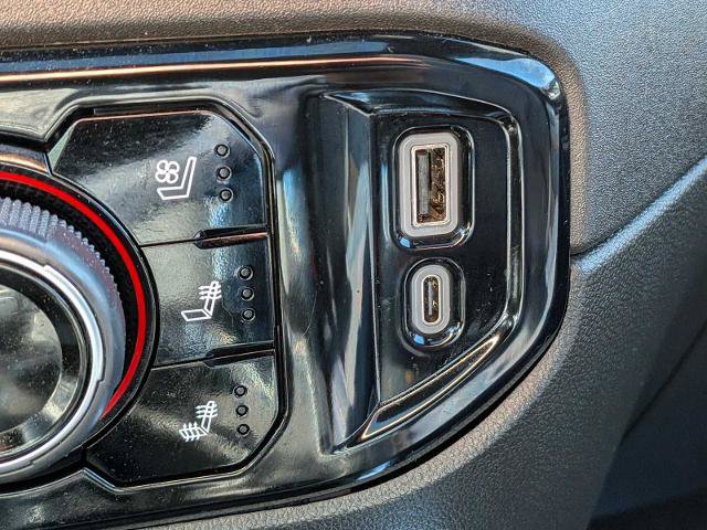 Used 2023 Chevrolet Silverado 1500 High Country w/ High Country Premium Package AWD/4WD image 30