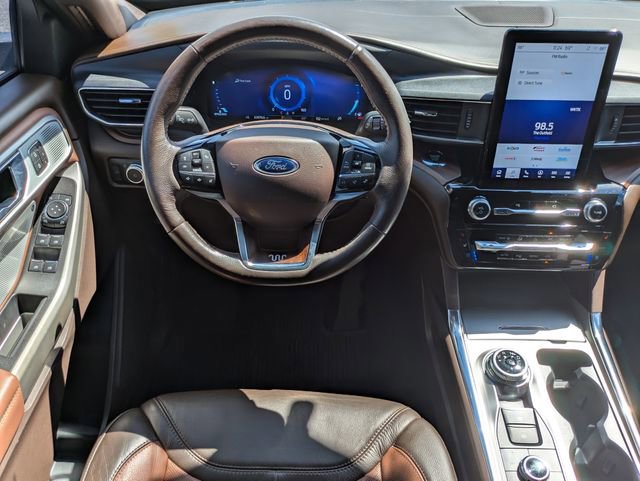 Certified 2022 Ford Explorer King Ranch w/ Premium Technology Package AWD/4WD image 16