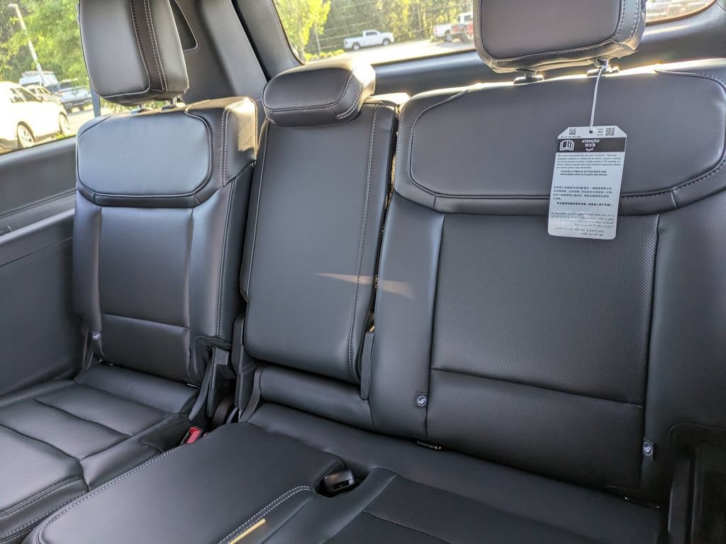 Certified 2025 Ford Expedition Max Platinum w/ Stealth Performance Package AWD/4WD image 17