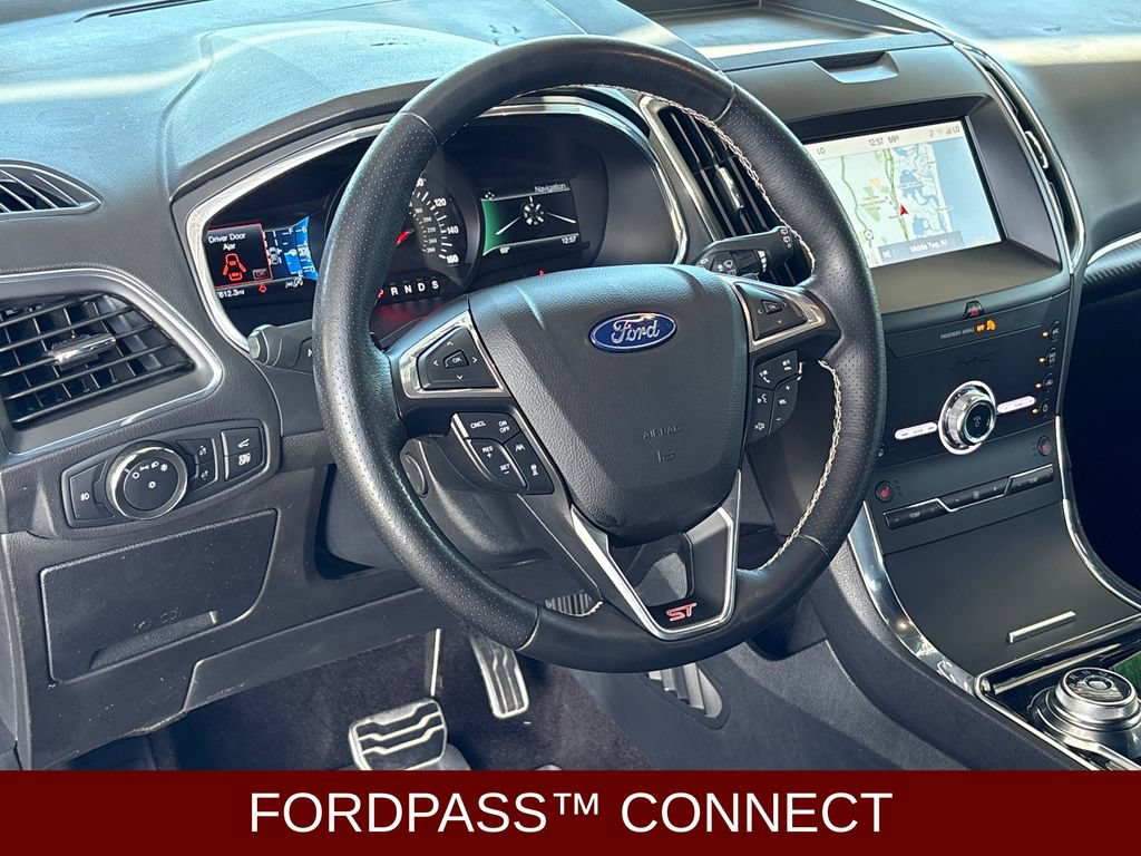 Certified 2020 Ford Edge ST w/ Cold Weather Package AWD/4WD image 13
