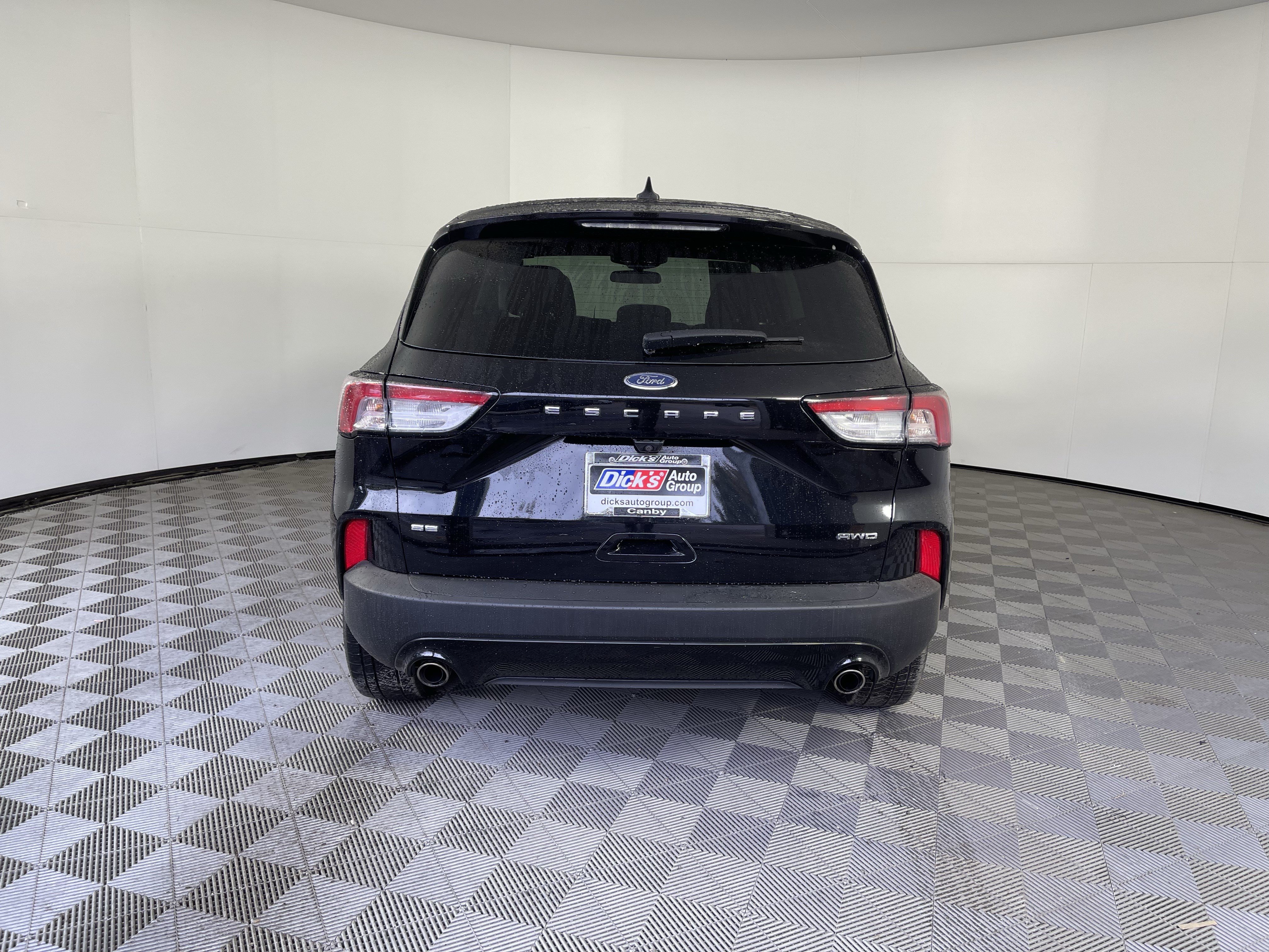 Certified 2022 Ford Escape SE w/ SE Sport Appearance Package AWD/4WD image 4