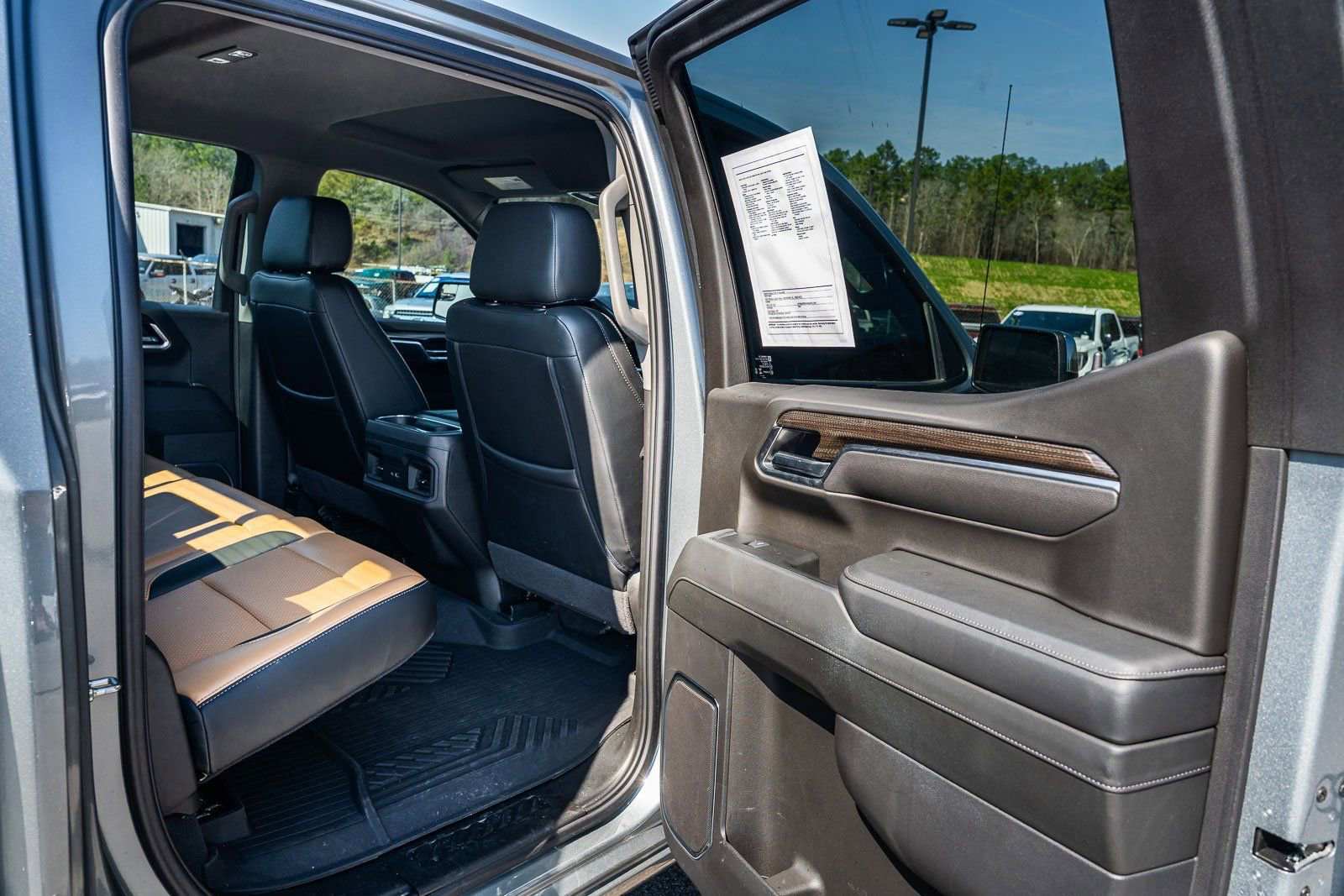 Used 2025 Chevrolet Silverado 1500 LT image 17