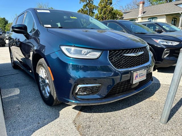 Used 2023 Chrysler Pacifica Touring-L