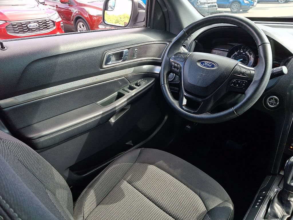 Certified 2018 Ford Explorer XLT w/ Equipment Group 201A AWD/4WD image 14