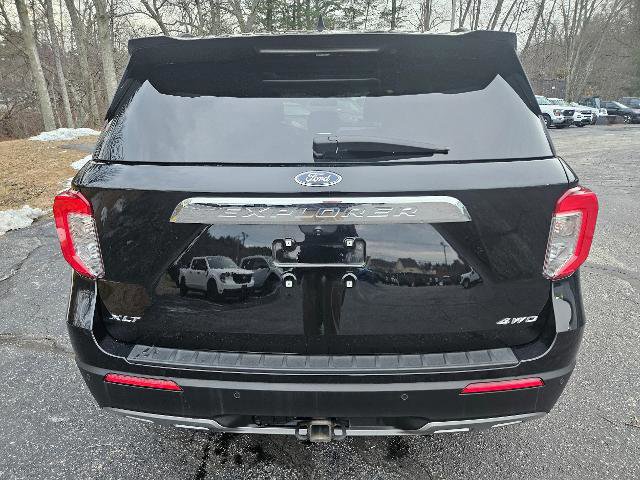 Certified 2021 Ford Explorer XLT w/ Equipment Group 202A image 4
