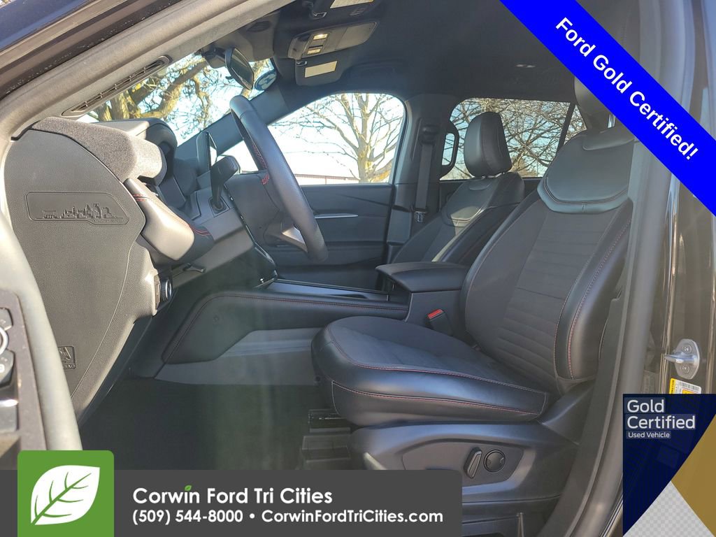 Certified 2025 Ford Explorer ST-Line AWD/4WD image 2