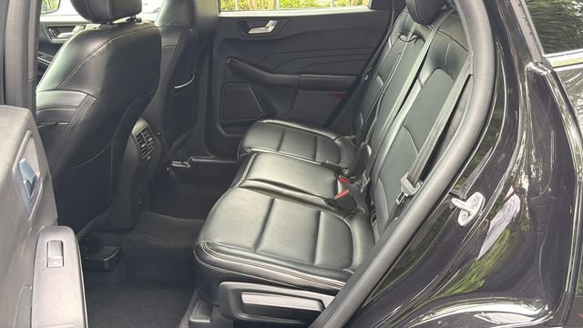 Certified 2024 Ford Escape Platinum AWD/4WD image 23