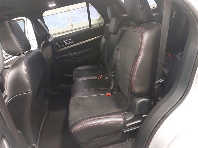 Certified 2019 Ford Explorer XLT w/ Equipment Group 202A image 14