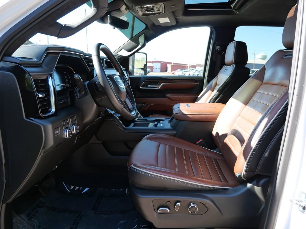 Used 2024 GMC Sierra 2500 Denali Ultimate AWD/4WD image 13