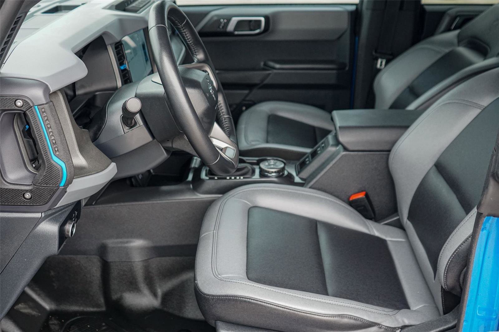 Certified 2024 Ford Bronco Black Diamond image 10