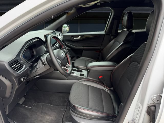 Certified 2025 Ford Escape ST-Line w/ Tech Pack #1 AWD/4WD image 9